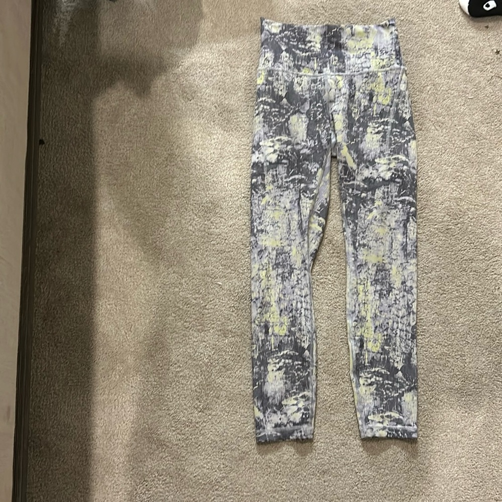lululemon tights, size 6